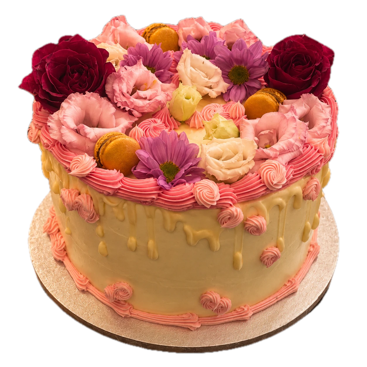 Torta Delice decorata con fiori e macarons